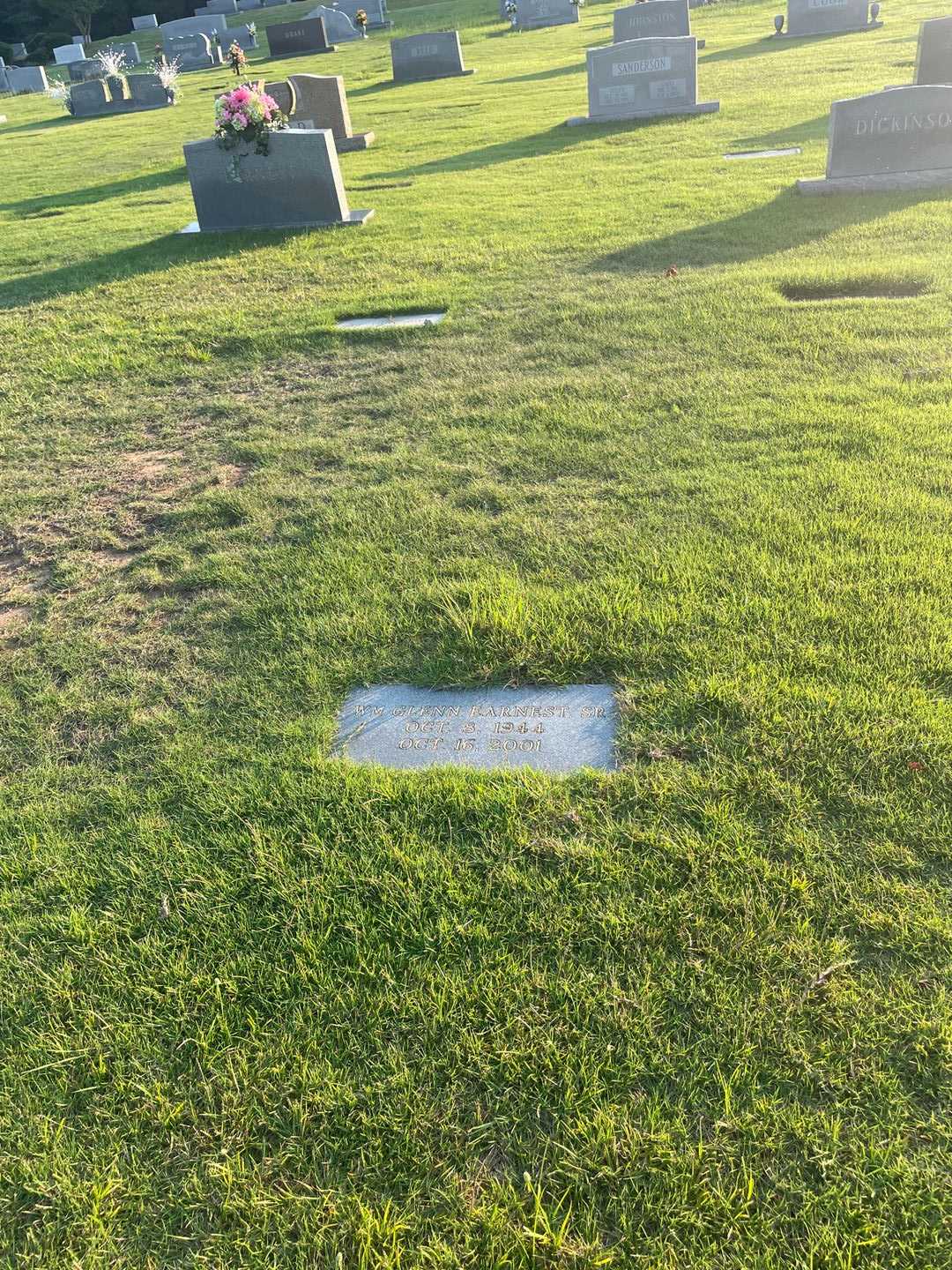 William Glenn Earnest Senior's grave. Photo 2