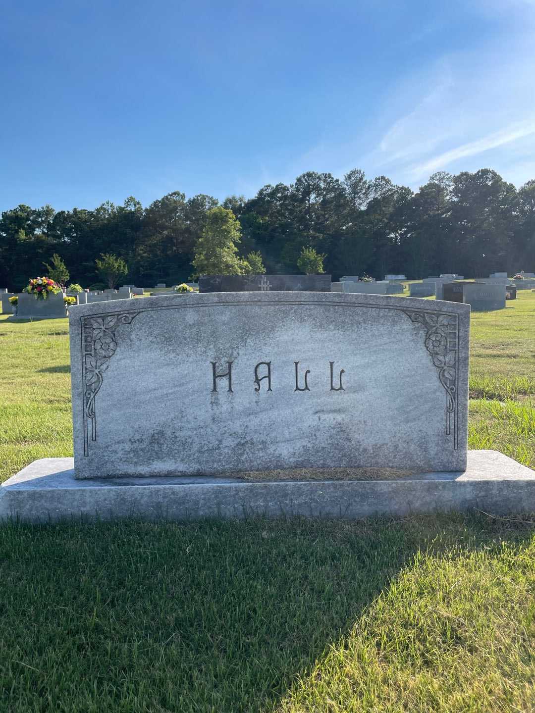 Bessie G. Hall's grave. Photo 1