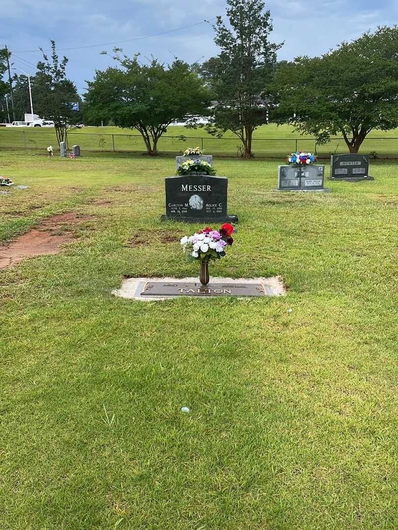 Betty P. Talton's grave. Photo 2