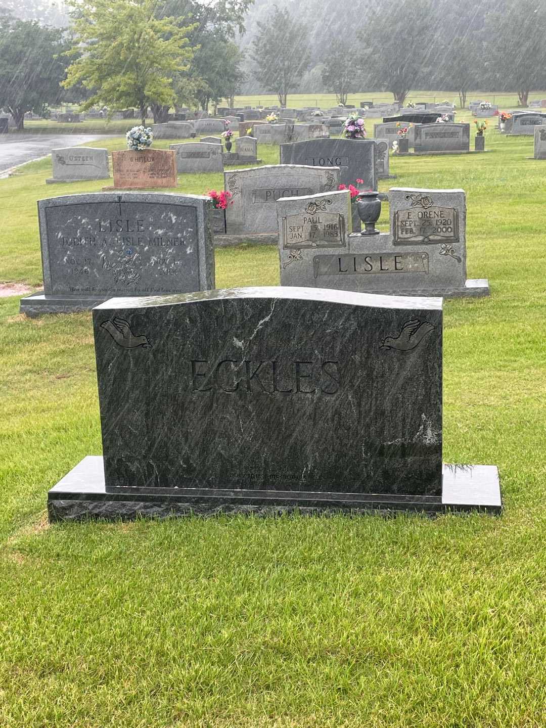 Claudia M. Eckles's grave. Photo 1