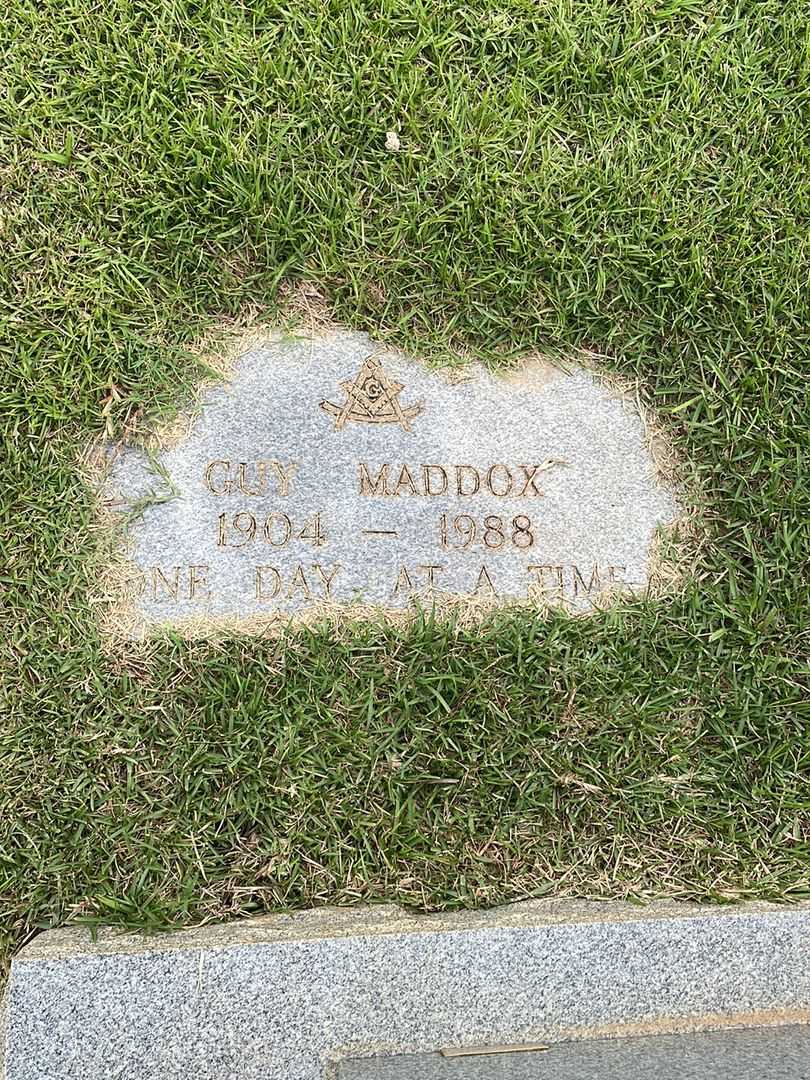 Guy Maddox's grave. Photo 1