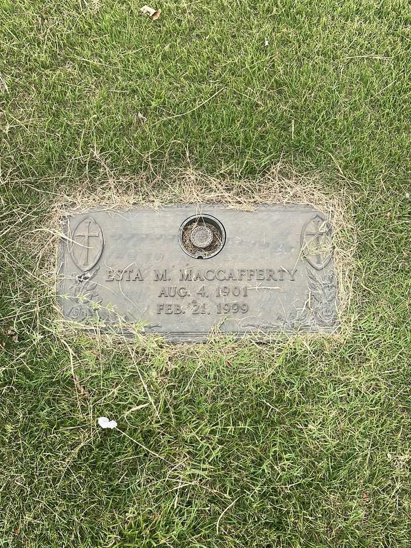 Esta M. MacCafferty's grave. Photo 1