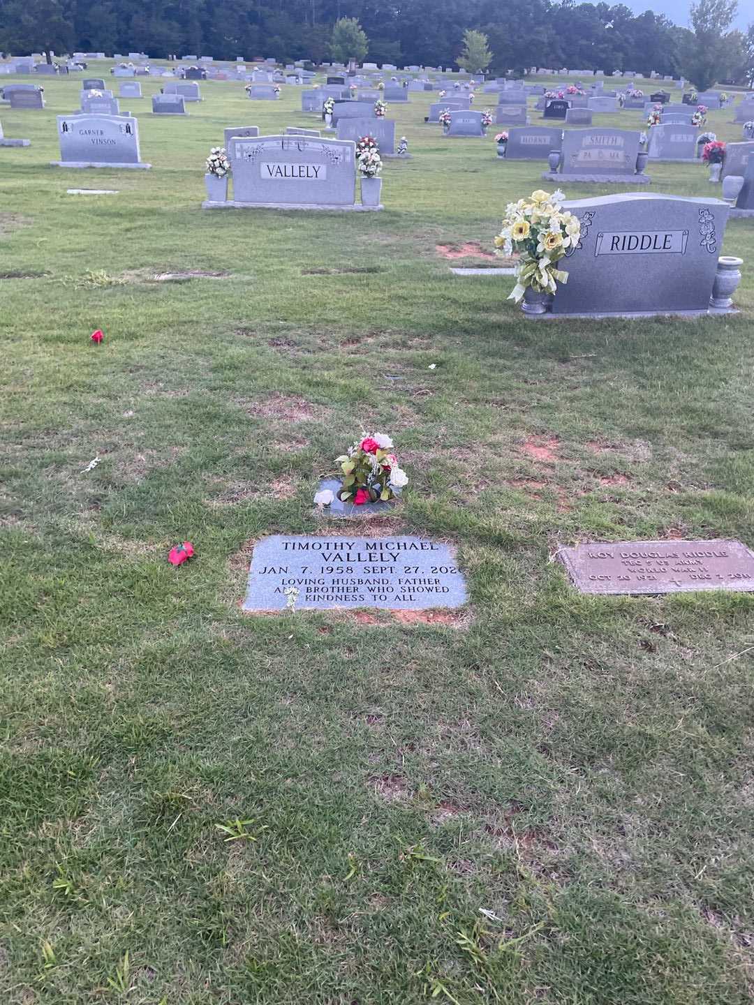 Timothy Michael Vallely's grave. Photo 2