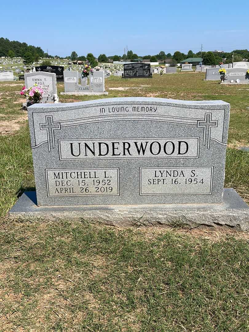 Mitchell Lane Underwood's grave. Photo 1