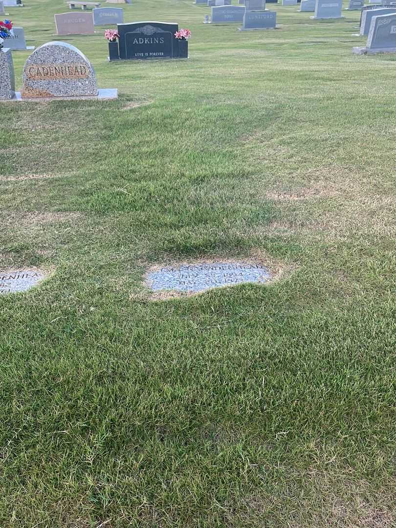 Alma G. Cadenhead's grave. Photo 2