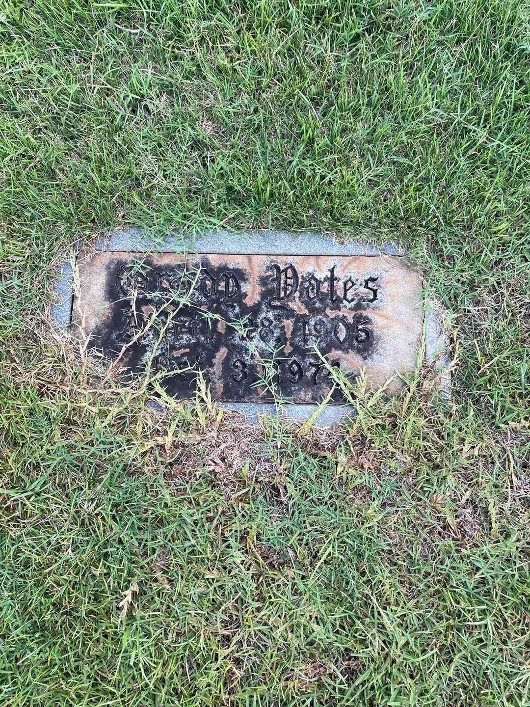 Grady L. Yates's grave. Photo 3