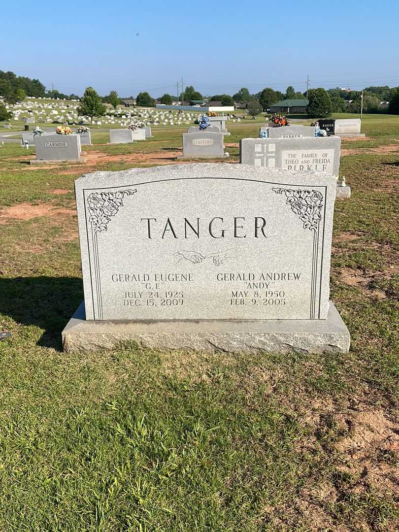 Gerald Eugene "G. E." Tanger's grave. Photo 1