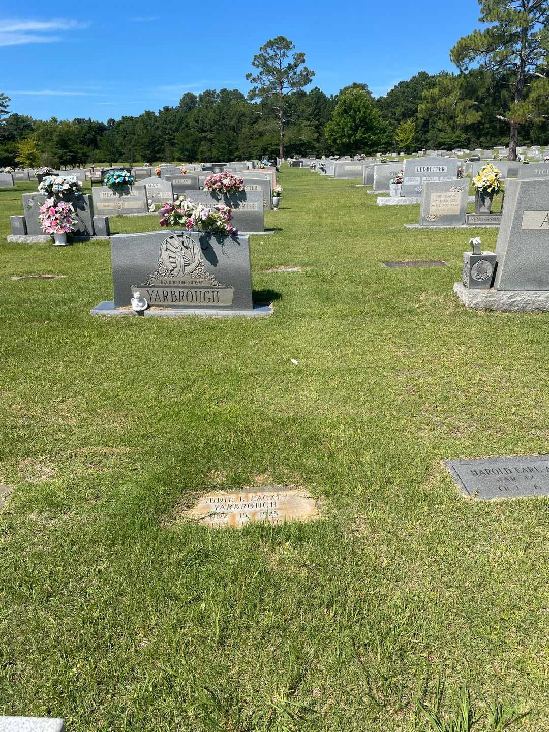 Sudie L. Lackey Yarbrough's grave. Photo 2