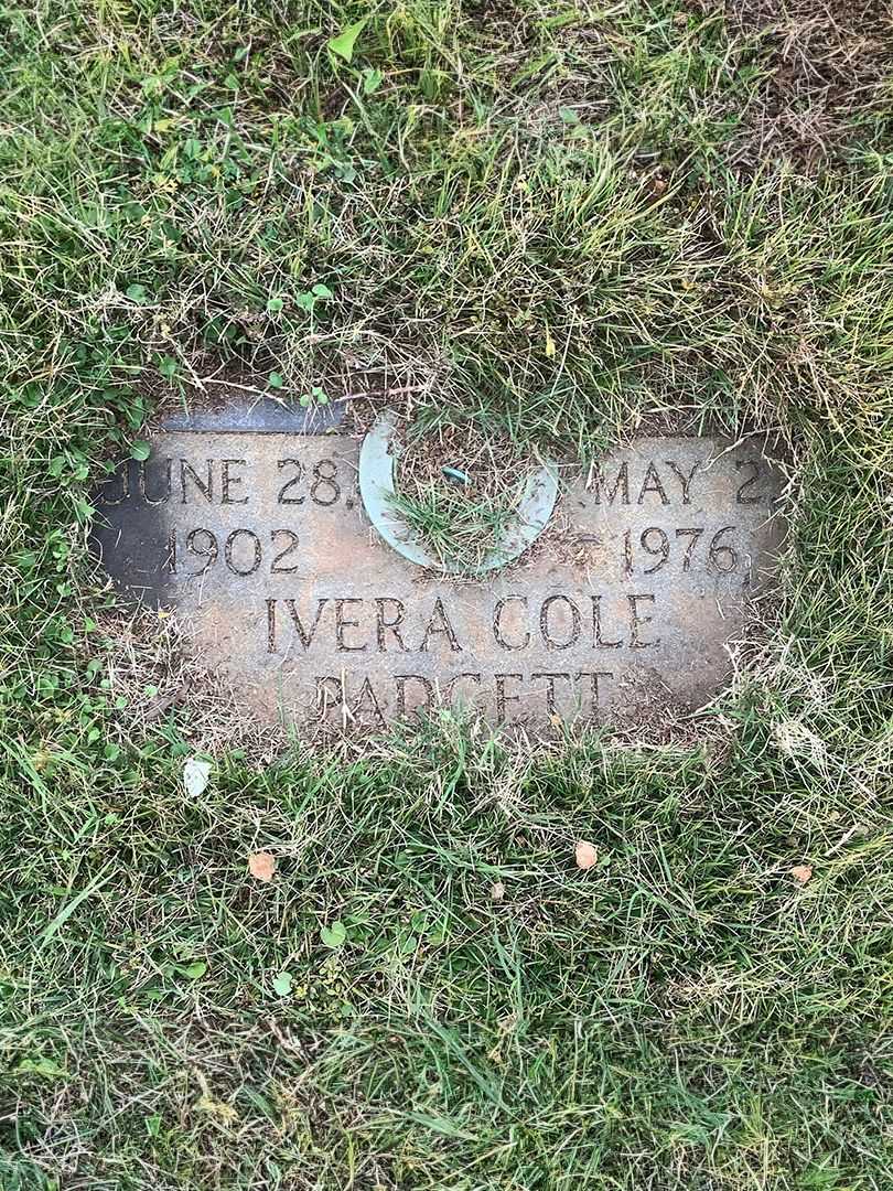 Ivera Cole Padgett's grave. Photo 3