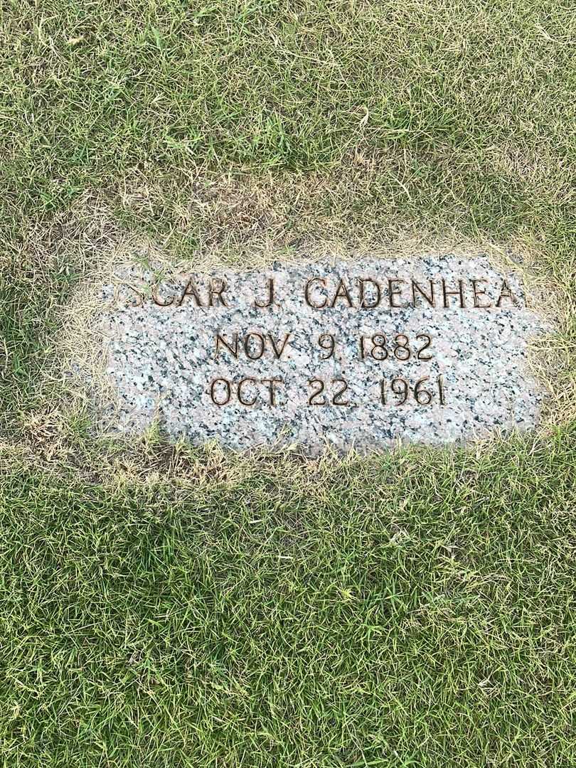 Oscar J. Cadenhead's grave. Photo 3