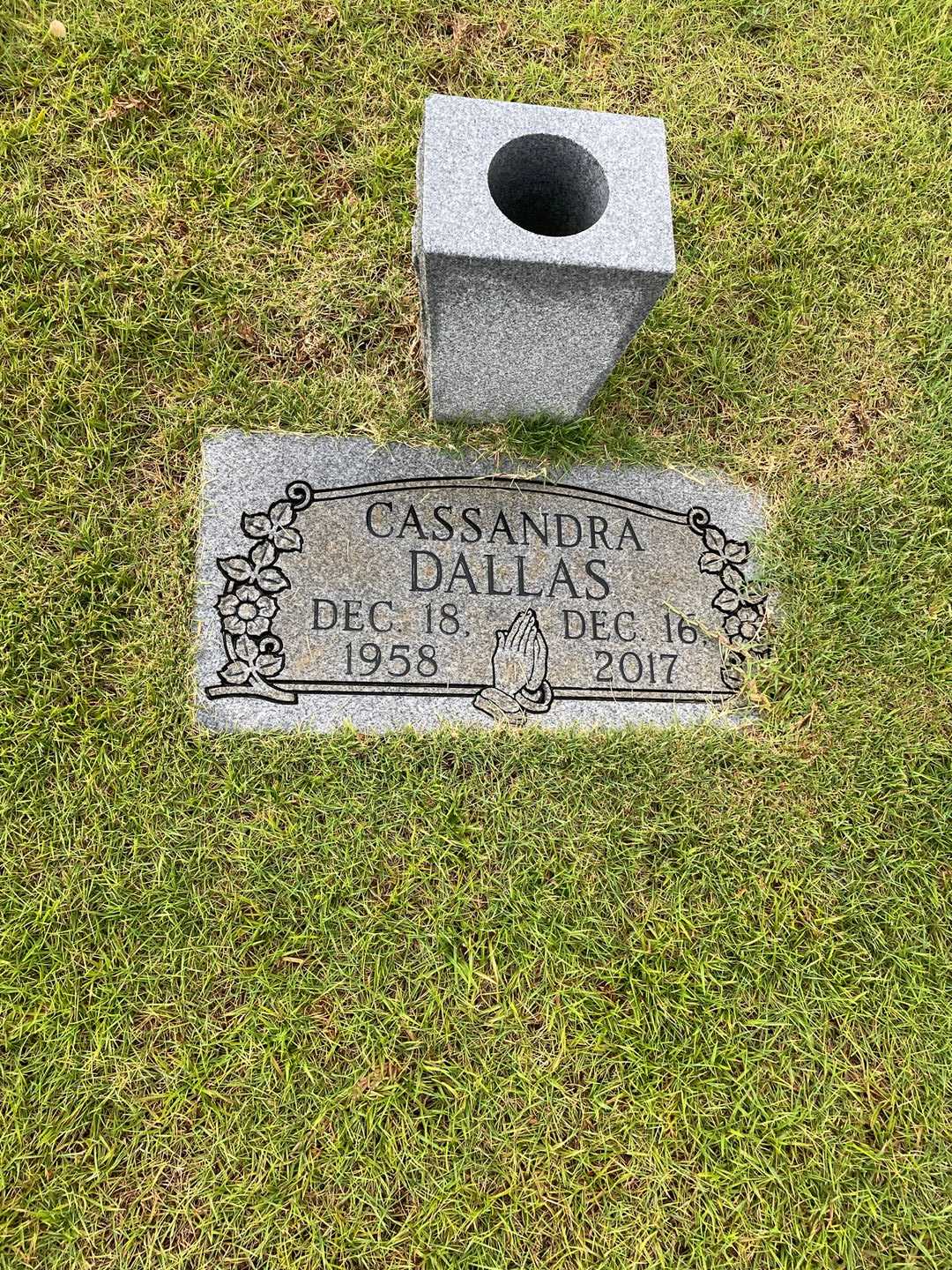 Cassandra Jean Ingram Dallas's grave. Photo 3